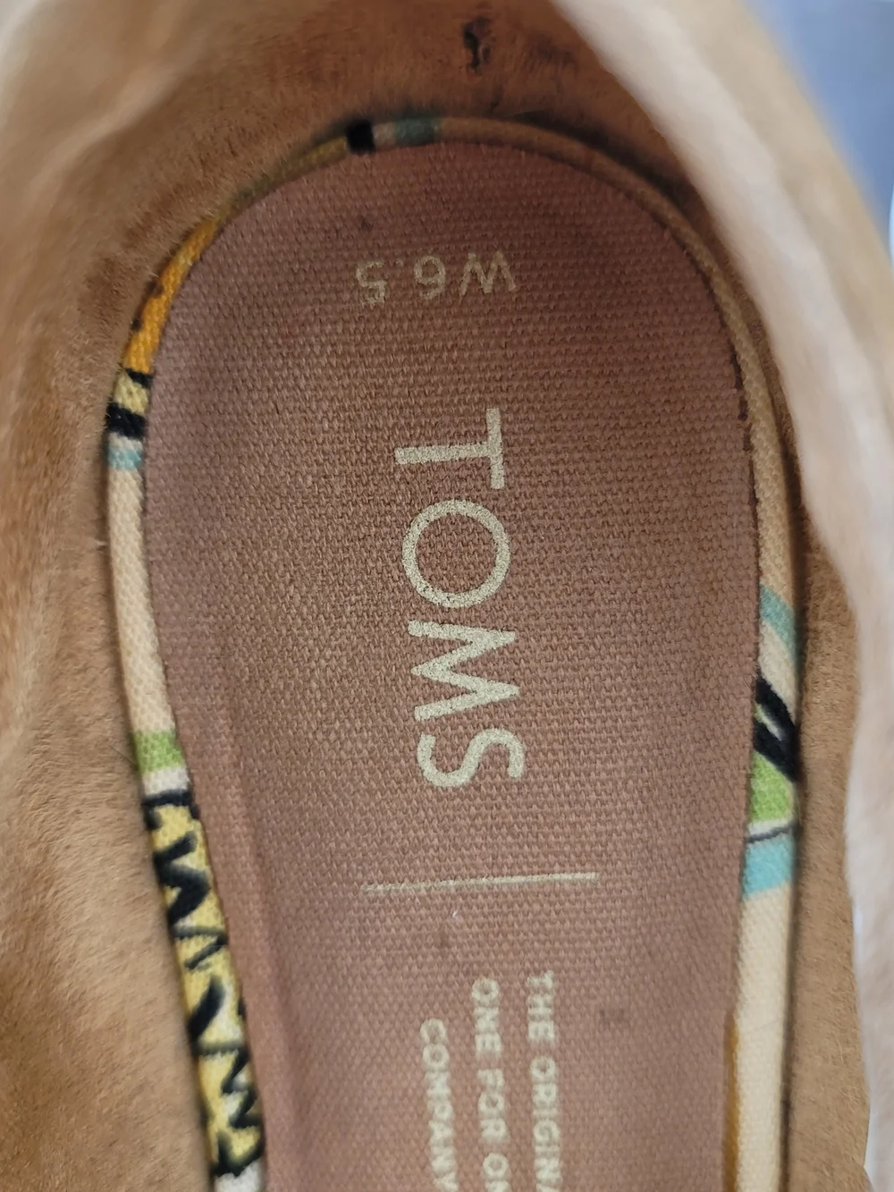 TOMS Kellie Suede Tassle Top Slip On Flats Camel Cream 6.5 Wide